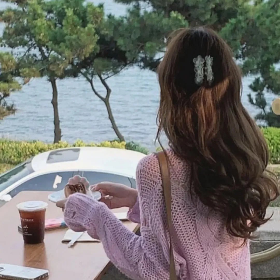 白色堡垒海报